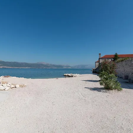 Apartment Mornar-4 By Interhome Apartman Trogir