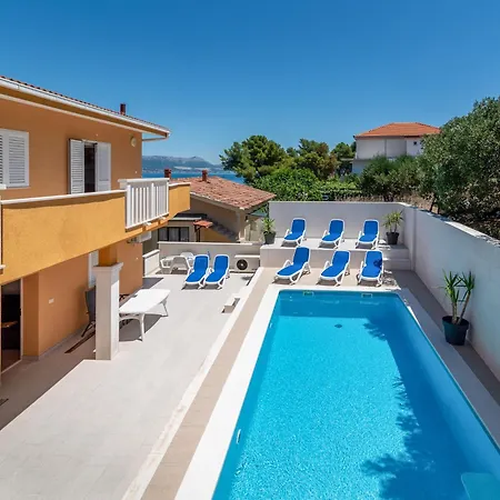 Apartment Apartment Mornar-4 By Interhome *